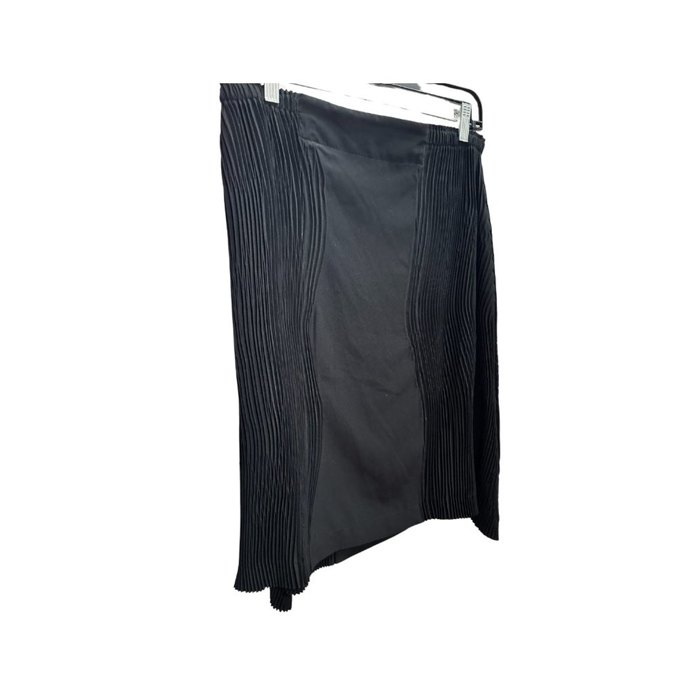 Issey Miyake Black semi pleated skirt